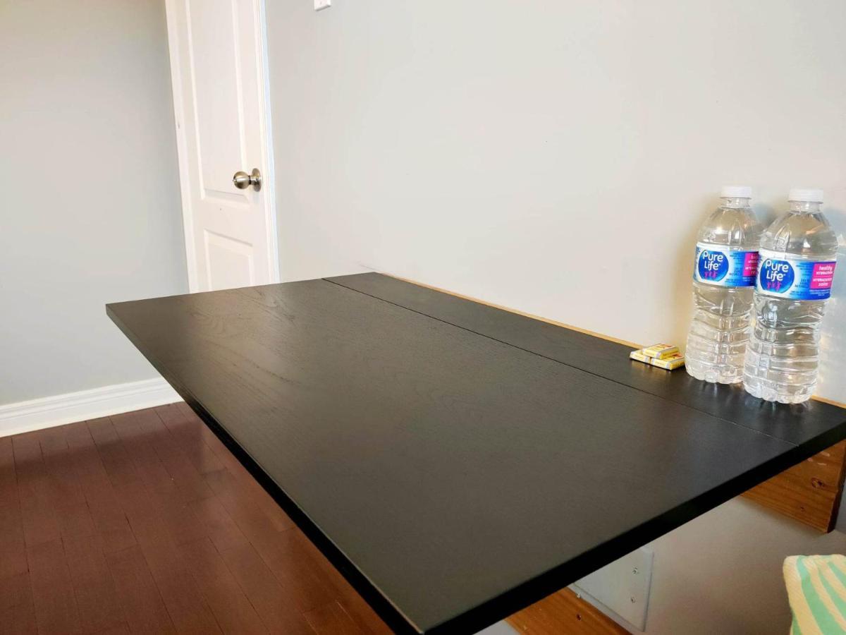 Affordable Room With Free Parking In Newmarket On Exterior foto