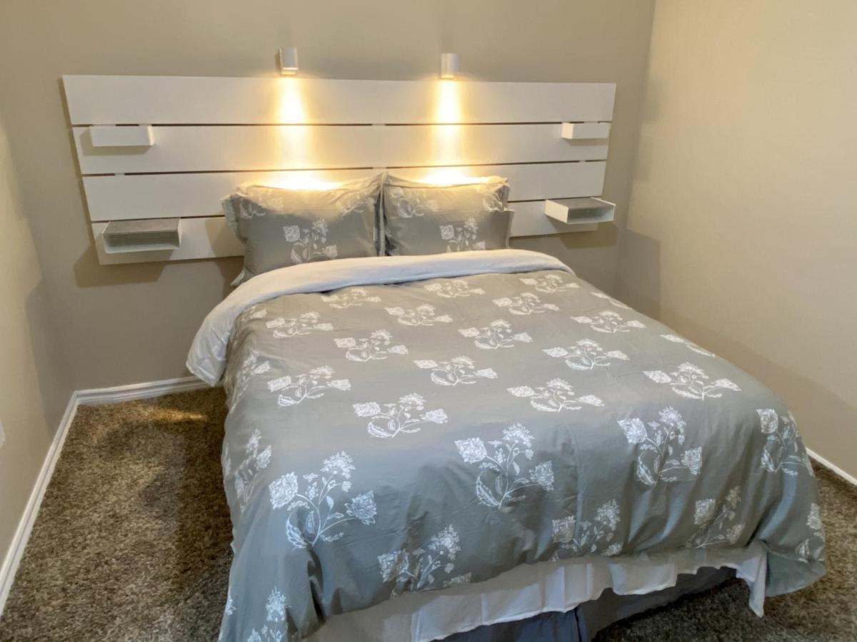 Affordable Room With Free Parking In Newmarket On Exterior foto
